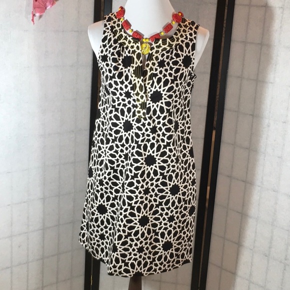 Uncle Frank Dresses & Skirts - Uncle Frank sleeveless shift dress